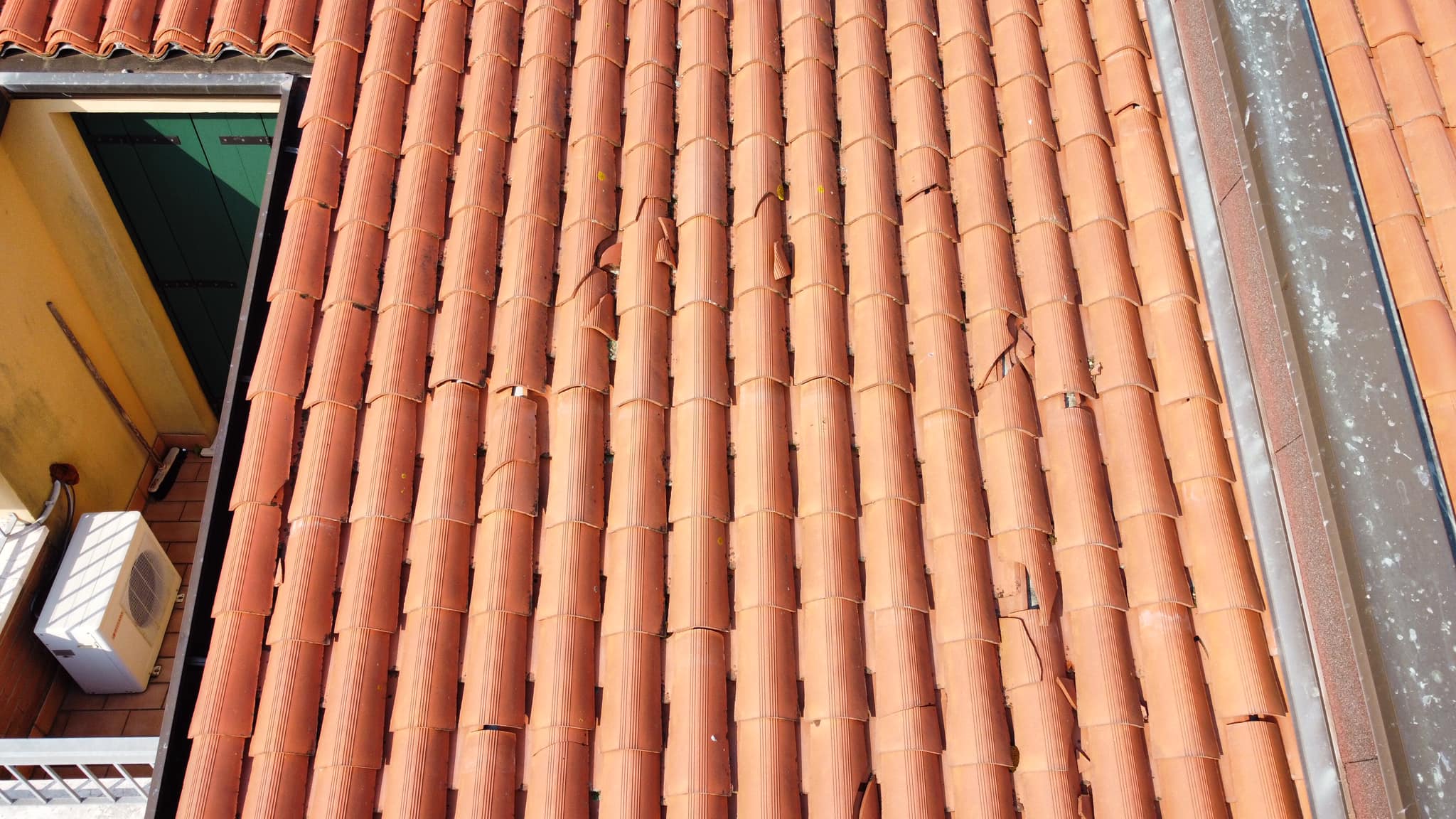 evidenziare-tegole-rotte-1