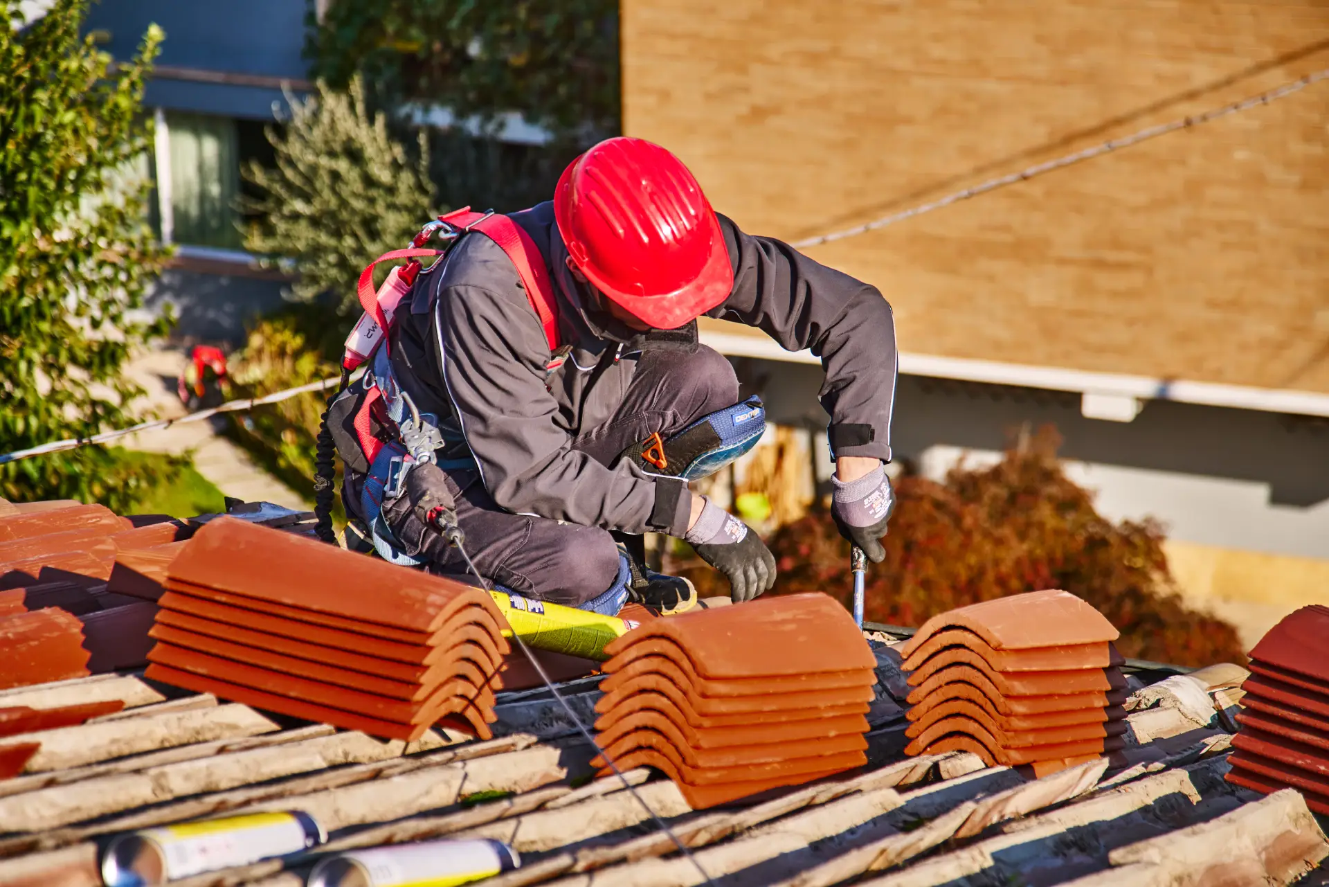 manutenzione-tetto-senza-ponteggi-edilizia-acrobatica